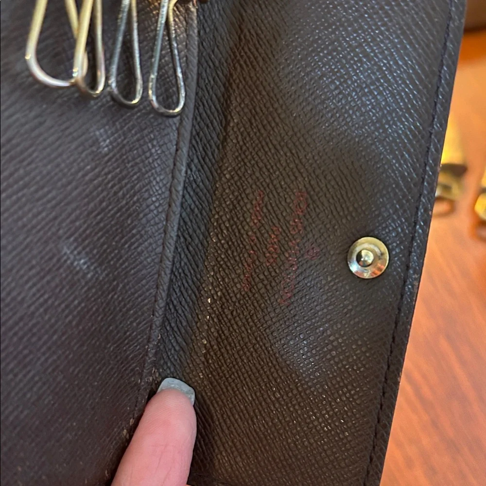 Louis Vuitton Checkered Key Holder with Gold Accent - Picture 9 of 15